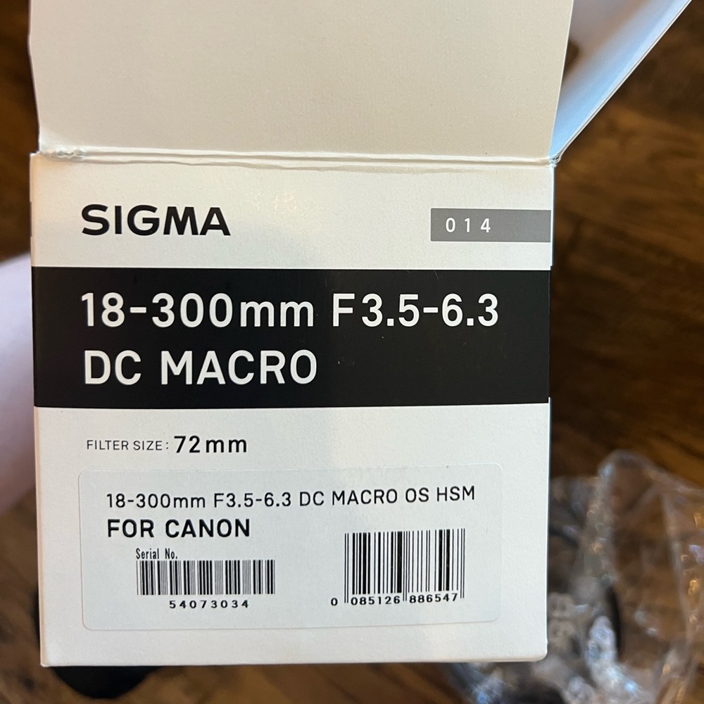 Canon 18-300mm Lens - Picture 10 of 10